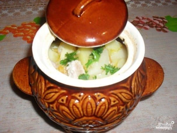 Картошка ў гаршочках з кавбаскамі
