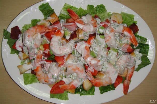 Shrimp club salad