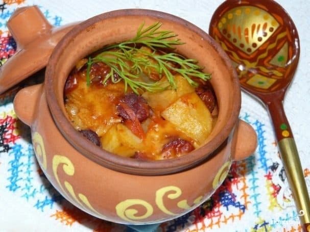 Sausages in pots