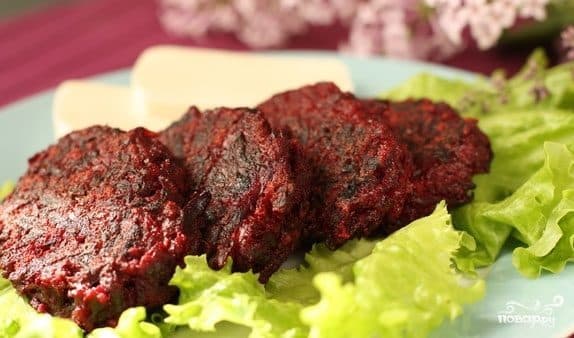 Beet and carrot cutlets