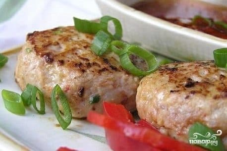 Steamed cutlets in a multicooker