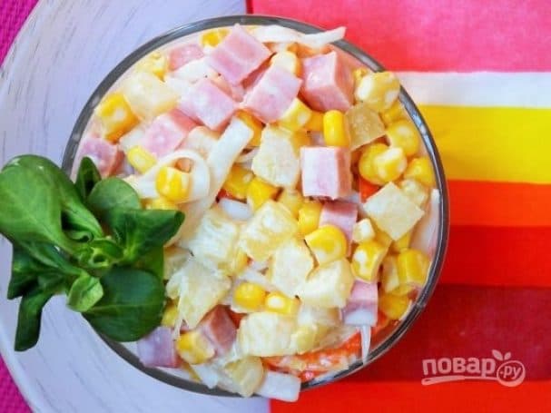 Крабовый салат с ананасом