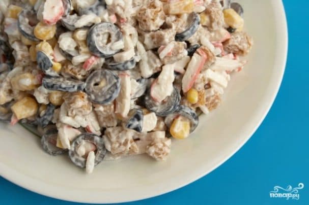 Crab salad with croutons