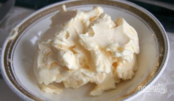 Cream for cake made from whipped cream