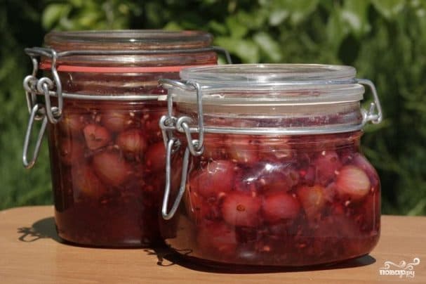 Gooseberries in syrup
