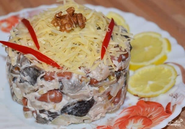Курыца з бабовай і грыбамі