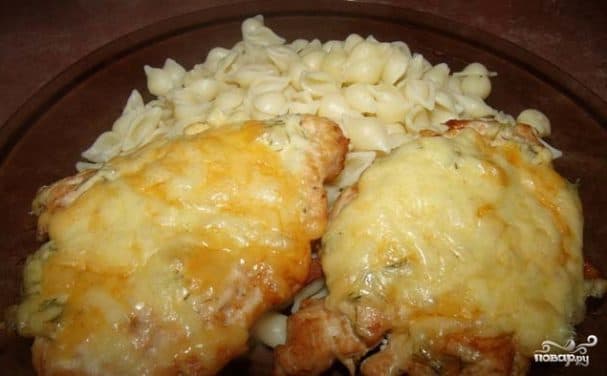 Chicken with cheese baked in the oven