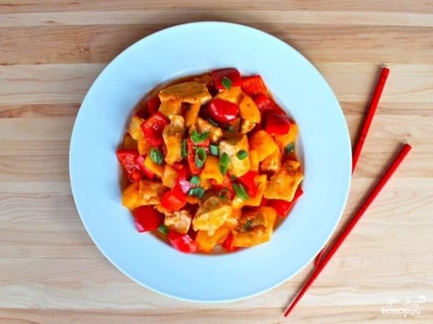 Chicken in sweet and sour sauce