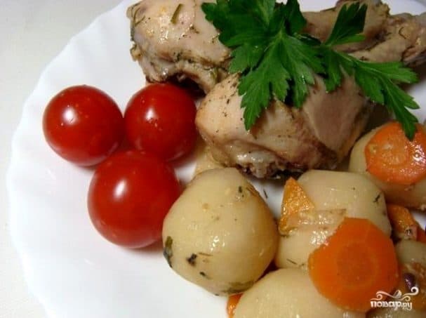 Chicken leg with vegetables