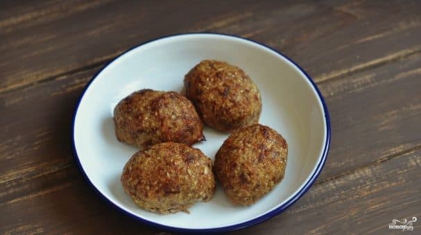 Курыныя кацлеты з капустой