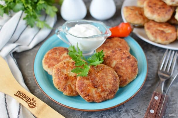 Курыныя кацлеты з манкай