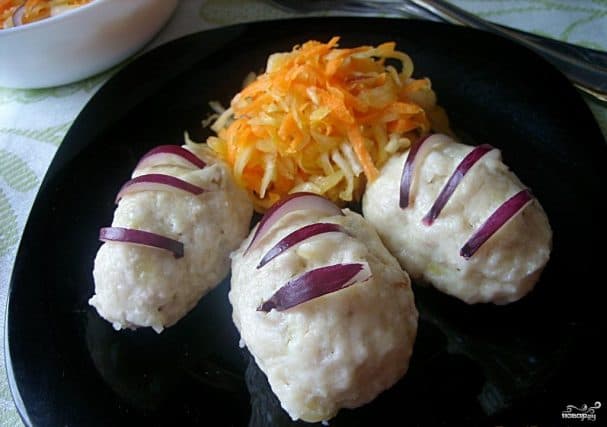 Chicken cutlets in a steamer
