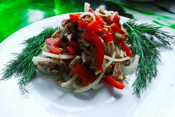 Курячий салат з перцем