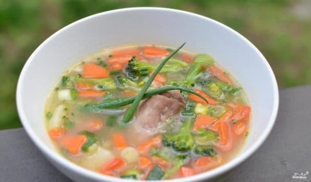 Курячий суп з брокколі