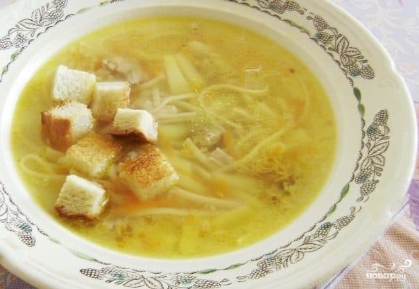 Курячий суп із сухариками