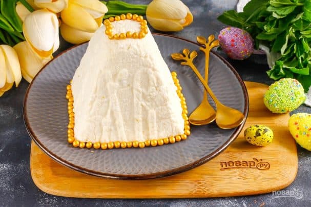 Light Easter dessert (Paskha)