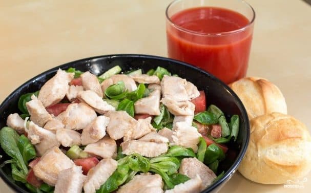 Лёгкі салат з курыцай