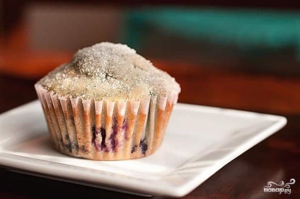 Lemon muffins with blueberries