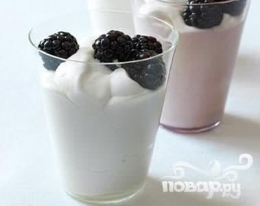 Лимонный мусс с ежевикой