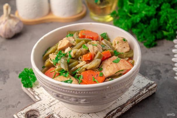 Лобія з бабовай з курыцай