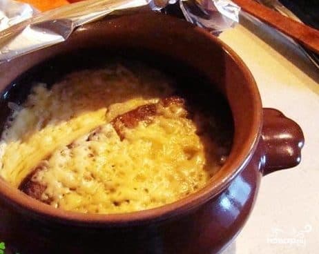 Onion soup in a multicooker