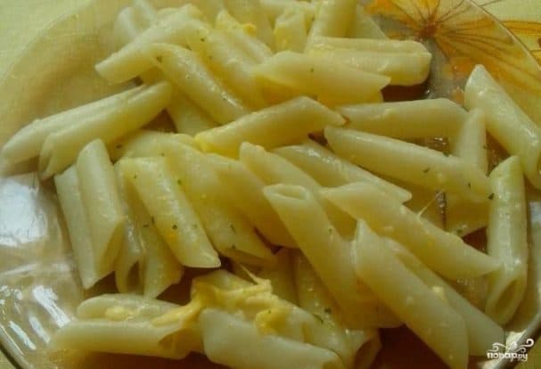 Макароны з сырам у мультыварцы