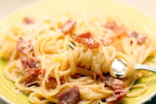Макароны с ветчиной и сыром