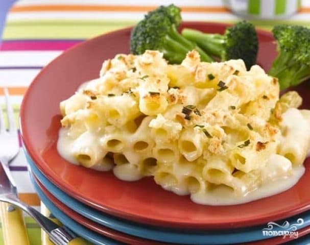 Baked macaroni with cheese