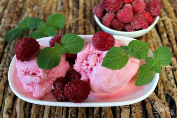 Raspberry ice cream
