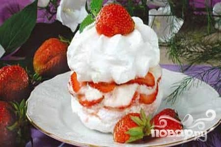 Меренга з полуницею