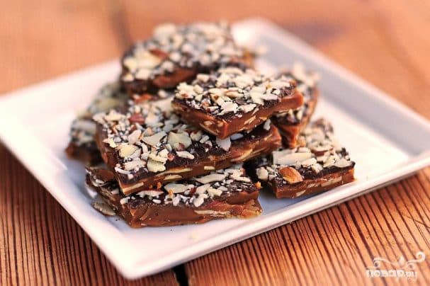 Almond candies