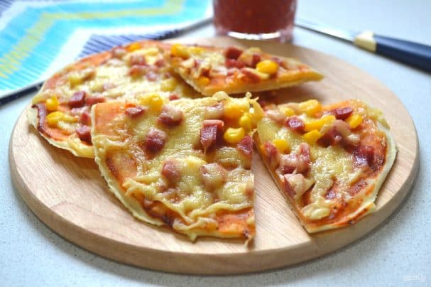 Mini pizzas on a yeast‑free dough