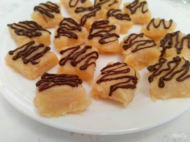 Coconut milk candies with coconut pulp