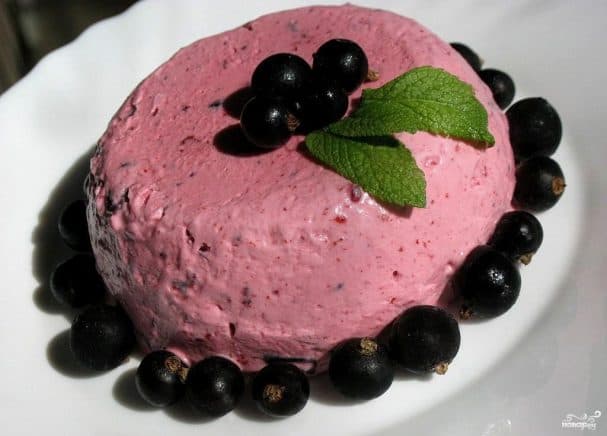 Blackcurrant ice cream