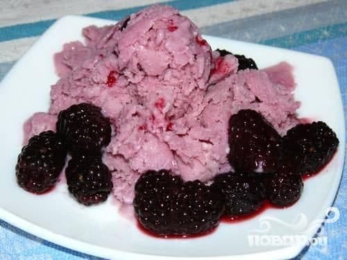 Blackberry ice cream