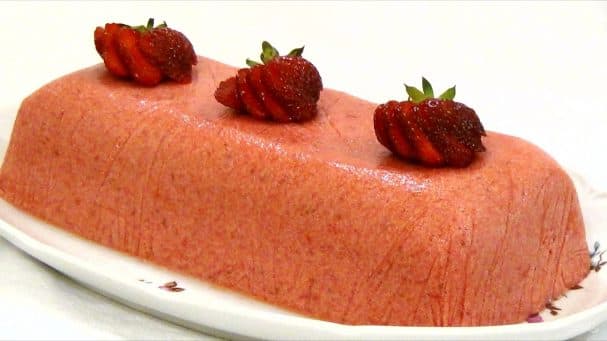 Мороженое с клубникой