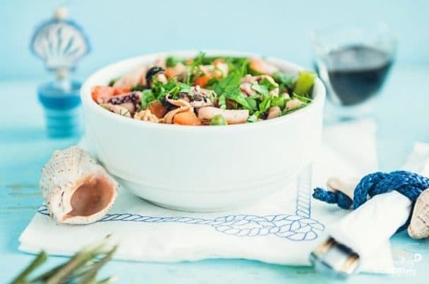 Морський коктейль з овочами