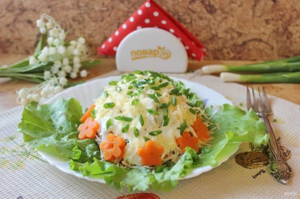 М’ясний салат із маринованим цибулею