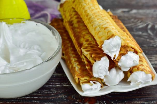 Filling for waffle rolls