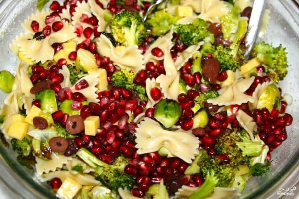 New Year's salad with pasta