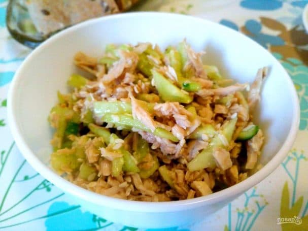 Cucumber salad with sesame seeds
