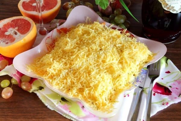 Вясёльскі салат з курыцай