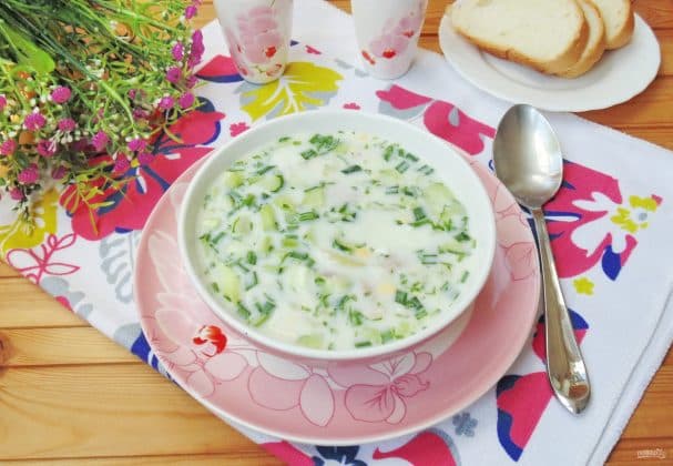Окрошка з куркою на кефірі