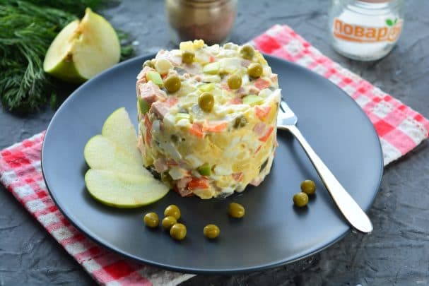 з яблыкам і калбасай
