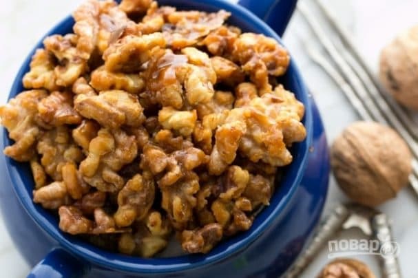 Nuts in sugar