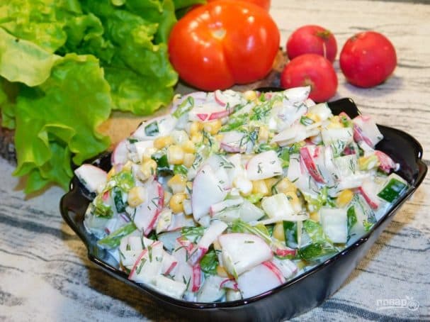 Vegetable salad with corn