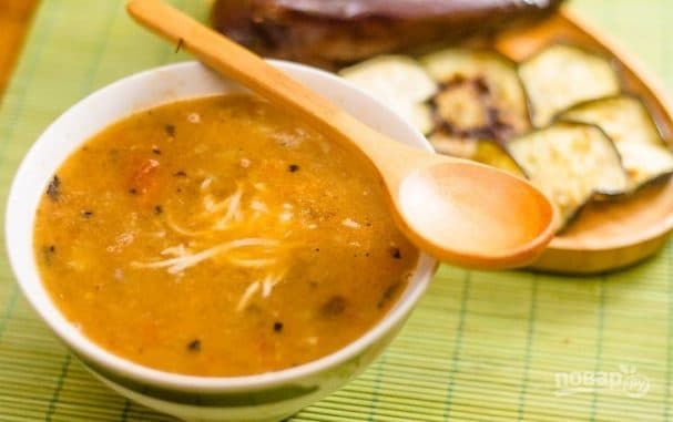 Vegetable soup with eggplants