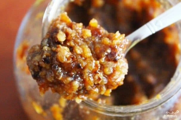 Dried fruit paste
