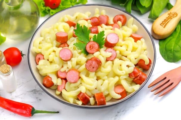Паста з ковбасками