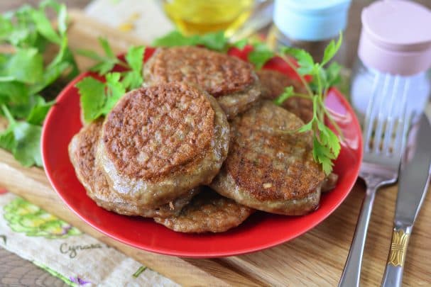 Liver pancakes with cabbage